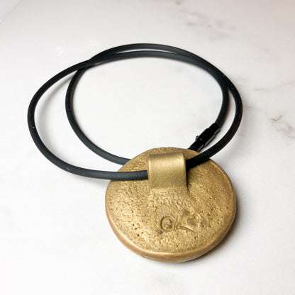 Faux Bezel Stone Snail Pendant: Soft Swirl