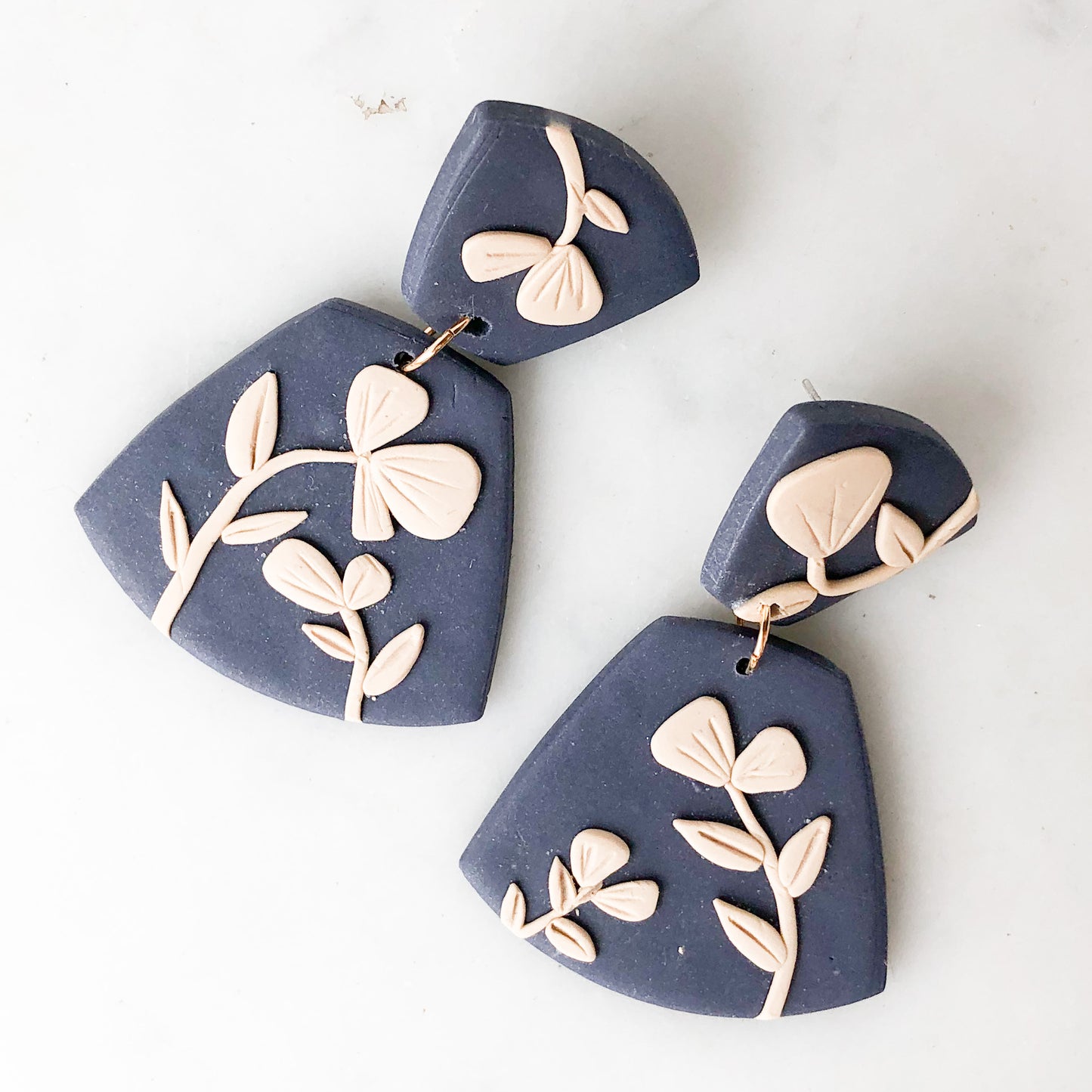 the Lillie - Floral Collection: Wedgewood
