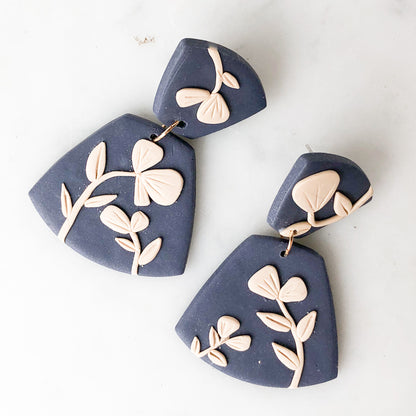 the Lillie - Floral Collection: Wedgewood
